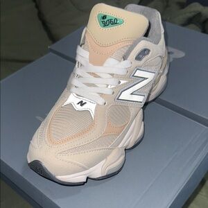New Balance 9060
